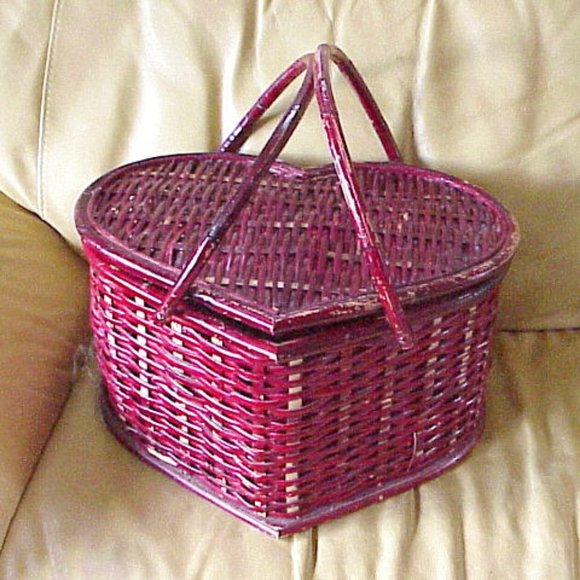 Vintage Accents Vtg Large Red Heart Shaped Picnic Basket 8x15x1